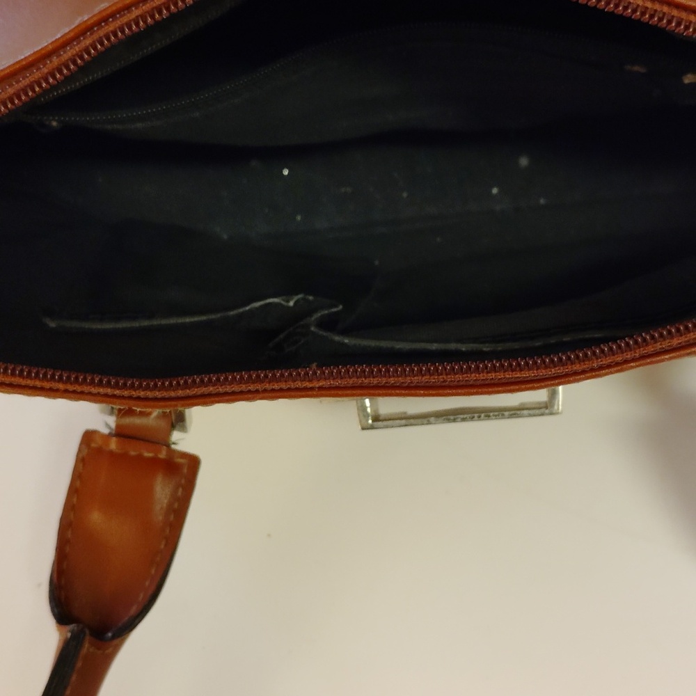 Elegant Burgundy Leather Handbag - Picture 11 of 13